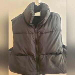 Cropped puffer vest